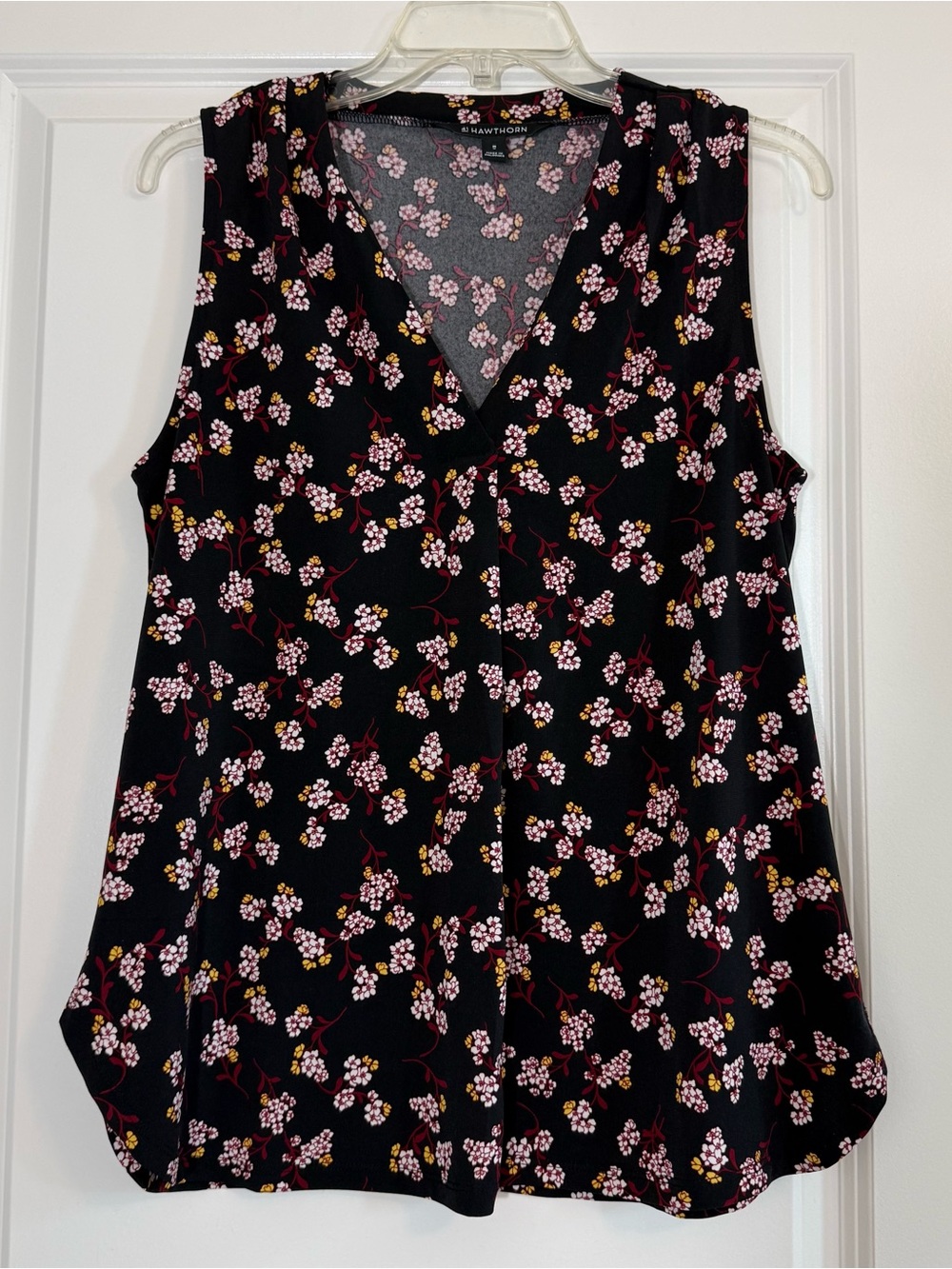 41 Hawthorn Black Floral V-Neck Sleeveless Blouse Size M